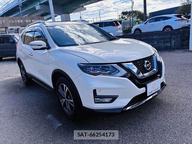 Nissan X-TRAIL 2018-05 8884651-17