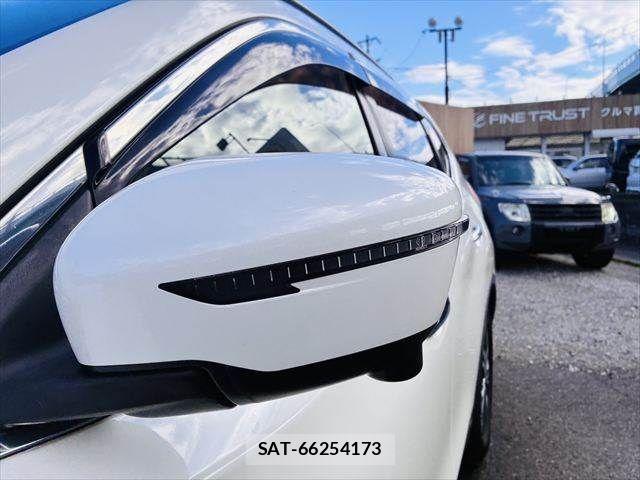 Nissan X-TRAIL 2018-05 8884651-27