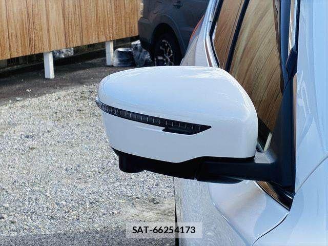 Nissan X-TRAIL 2018-05 8884651-28