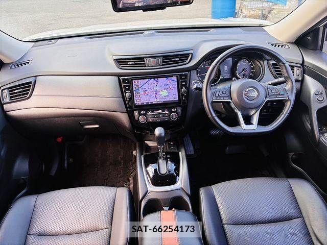 Nissan X-TRAIL 2018-05 8884651-2