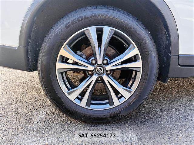 Nissan X-TRAIL 2018-05 8884651-29
