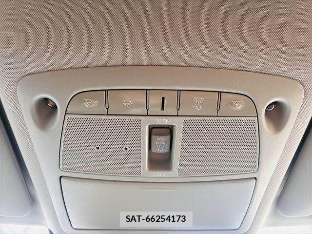 Nissan X-TRAIL 2018-05 8884651-8
