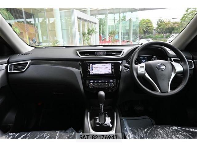 Nissan X-TRAIL HYBRID 2017-06 864527-9