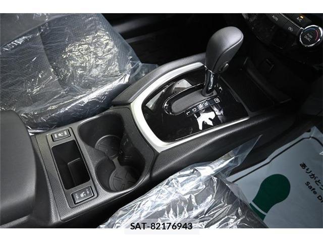 Nissan X-TRAIL HYBRID 2017-06 864527-13