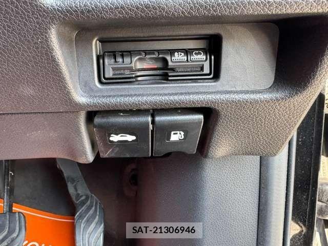 Nissan X-TRAIL HYBRID 2017-08 6221472-22