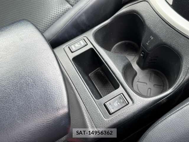 Nissan X-TRAIL HYBRID 2015-05 6678892-24