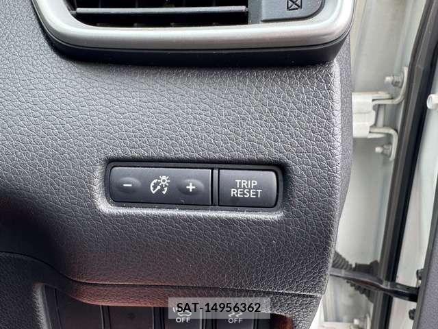 Nissan X-TRAIL HYBRID 2015-05 6678892-26
