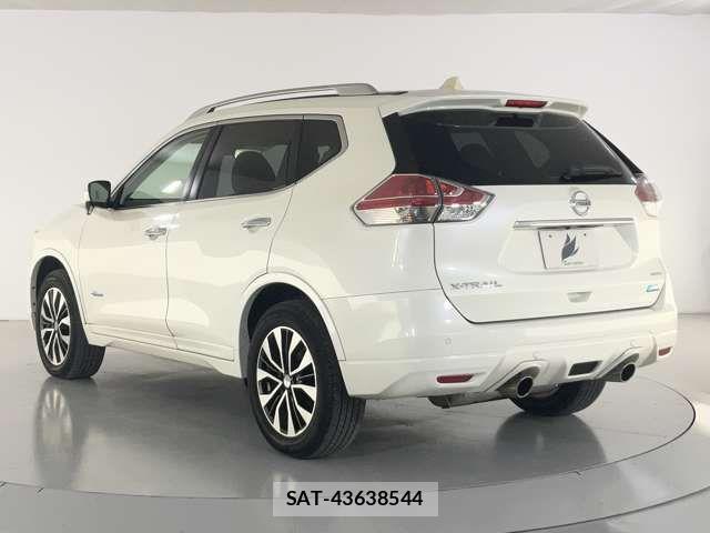 Nissan X-TRAIL HYBRID 2016-03 7394113-12