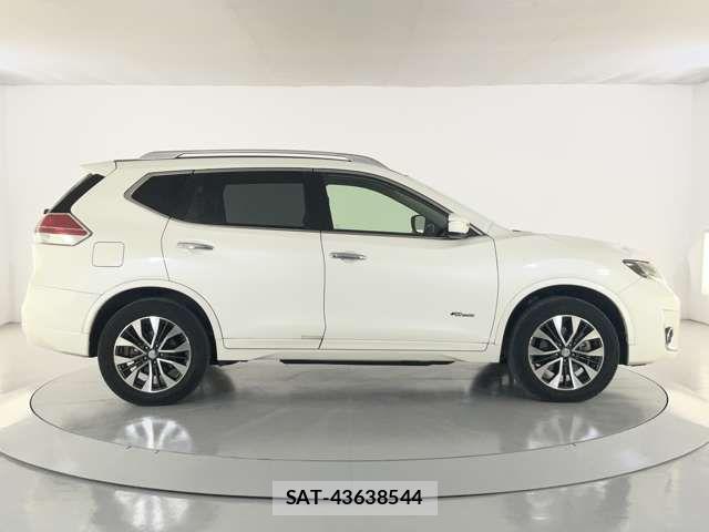 Nissan X-TRAIL HYBRID 2016-03 7394113-15