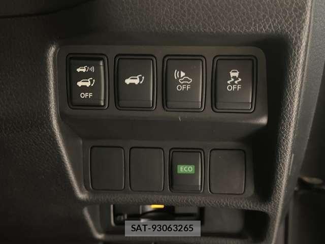 Nissan X-TRAIL HYBRID 2017-05 7621576-13