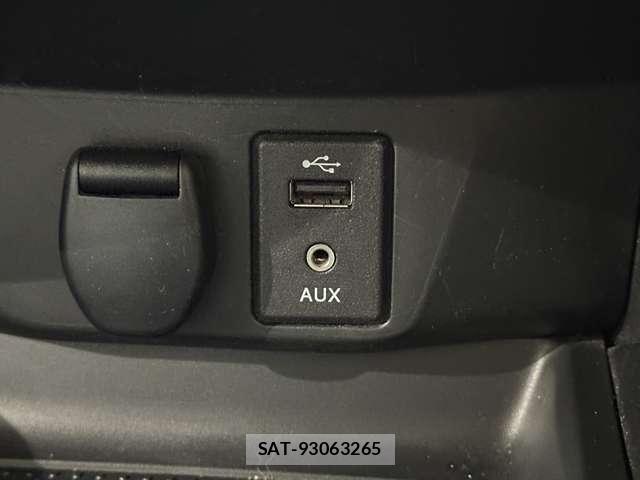 Nissan X-TRAIL HYBRID 2017-05 7621576-23