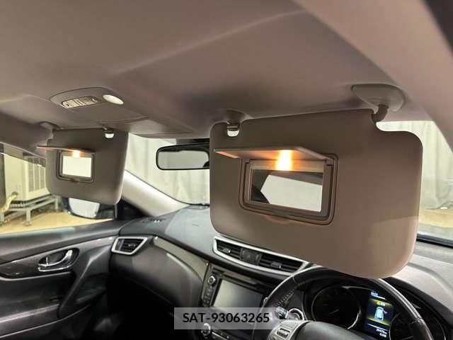 Nissan X-TRAIL HYBRID 2017-05 7621576-26