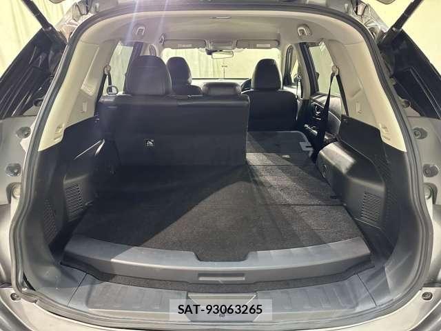 Nissan X-TRAIL HYBRID 2017-05 7621576-28