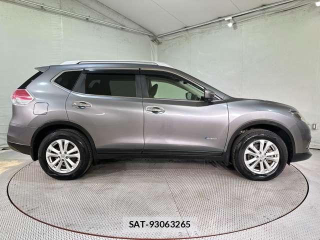 Nissan X-TRAIL HYBRID 2017-05 7621576-3