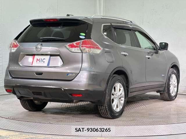 Nissan X-TRAIL HYBRID 2017-05 7621576-4