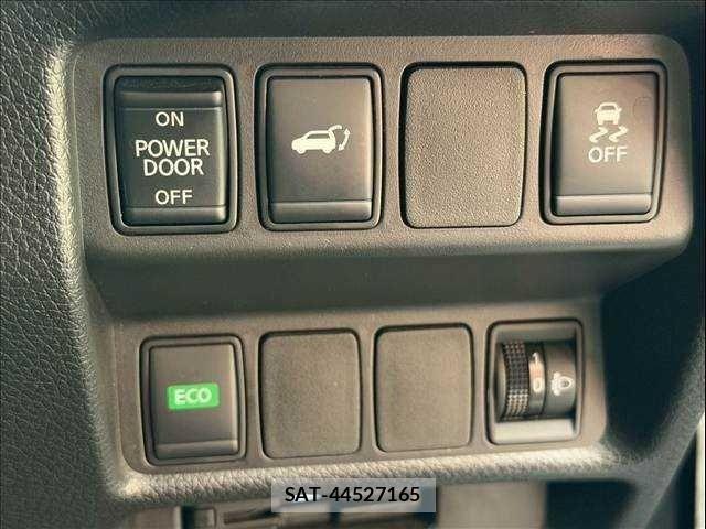 Nissan X-TRAIL HYBRID 2021-06 7790772-21