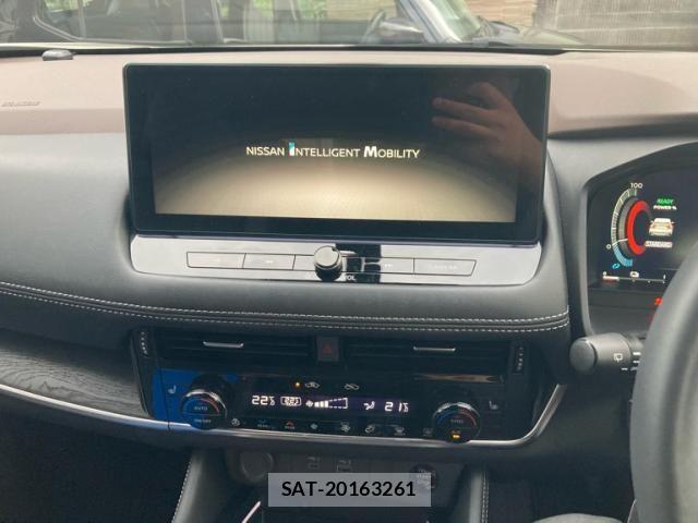 Nissan X-TRAIL HYBRID 2024-04 8039413-12