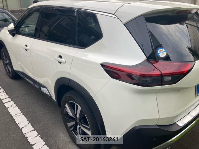 Nissan X-TRAIL HYBRID 2024-04 8039413-2