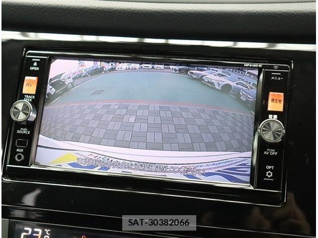 Nissan X-TRAIL HYBRID 2016-03 8102941-6