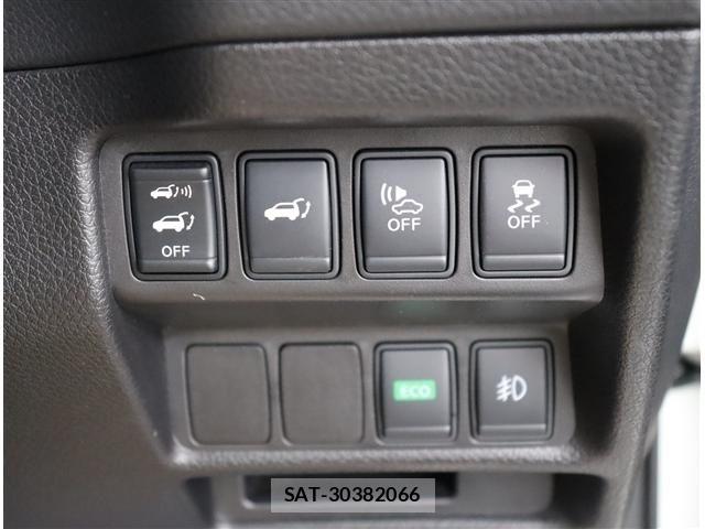 Nissan X-TRAIL HYBRID 2016-03 8102941-13