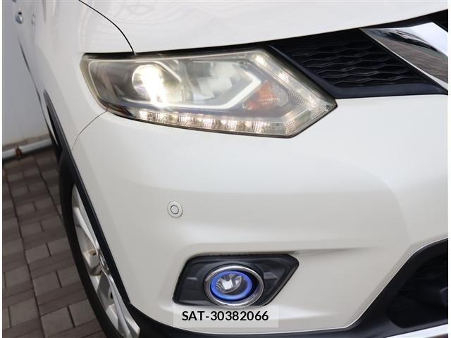 Nissan X-TRAIL HYBRID 2016-03 8102941-17