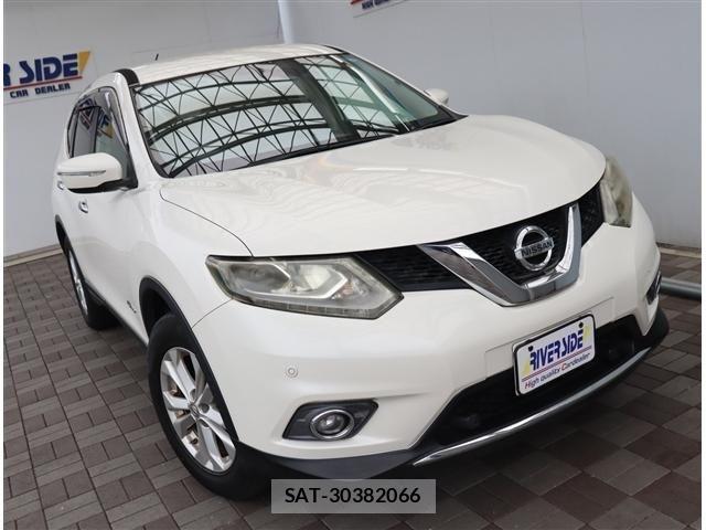 Nissan X-TRAIL HYBRID 2016-03 8102941-19