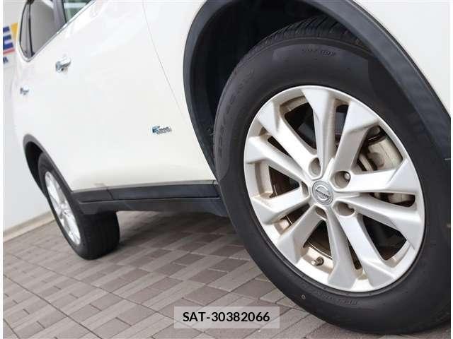 Nissan X-TRAIL HYBRID 2016-03 8102941-21