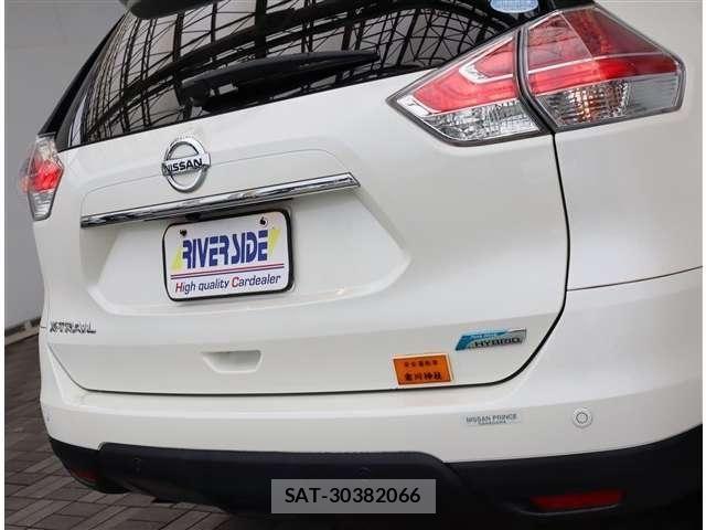 Nissan X-TRAIL HYBRID 2016-03 8102941-24