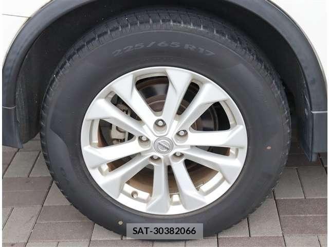 Nissan X-TRAIL HYBRID 2016-03 8102941-25