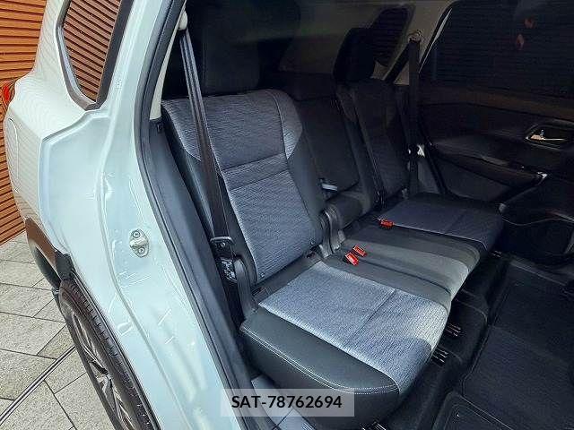 Nissan X-TRAIL HYBRID 2022-09 8147067-8