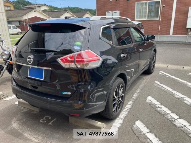 Nissan X-TRAIL HYBRID 2015-09 8211161-2