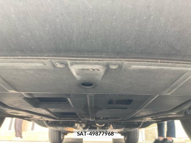 Nissan X-TRAIL HYBRID 2015-09 8211161-3