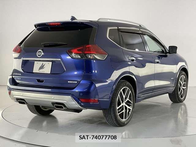 Nissan X-TRAIL HYBRID 2020-06 8211159-5