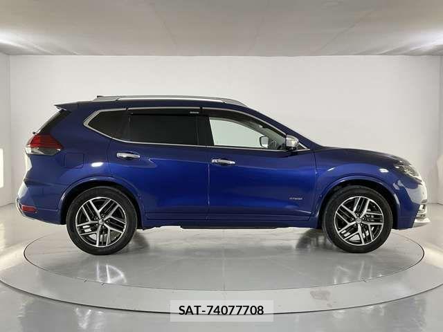 Nissan X-TRAIL HYBRID 2020-06 8211159-6