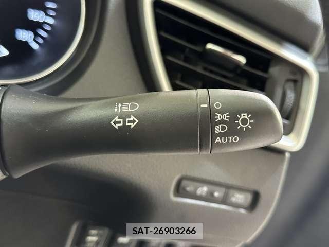 Nissan X-TRAIL HYBRID 2015-09 8232543-11