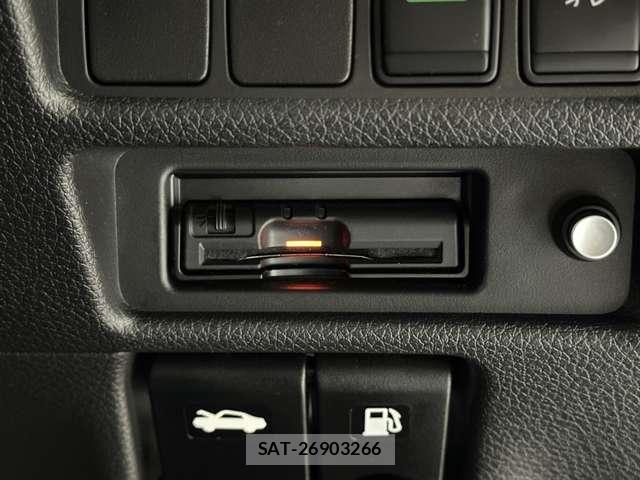 Nissan X-TRAIL HYBRID 2015-09 8232543-13