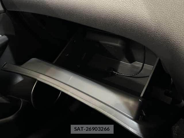 Nissan X-TRAIL HYBRID 2015-09 8232543-25