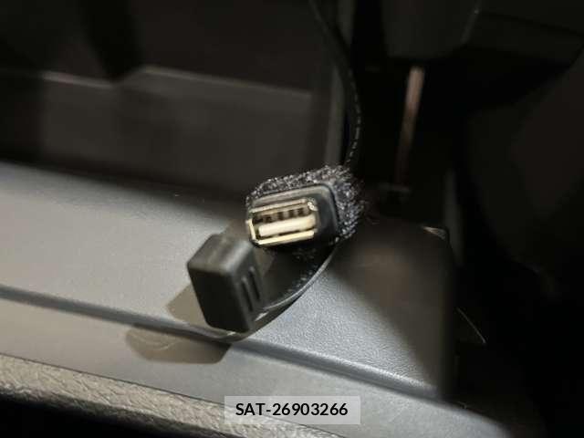 Nissan X-TRAIL HYBRID 2015-09 8232543-26