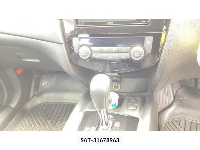 Nissan X-TRAIL HYBRID 2017-07 8232542-10