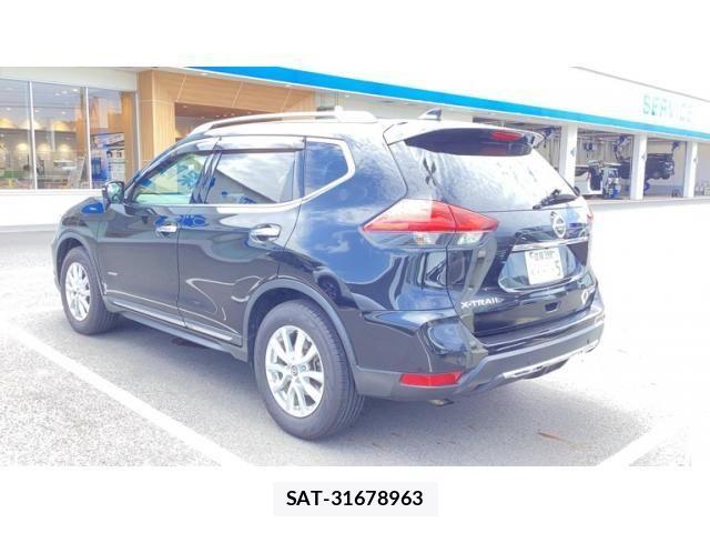 Nissan X-TRAIL HYBRID 2017-07 8232542-1