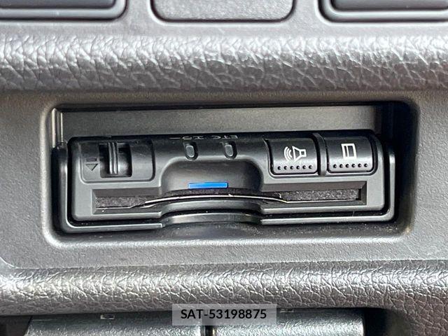 Nissan X-TRAIL HYBRID 2018-03 8318290-7
