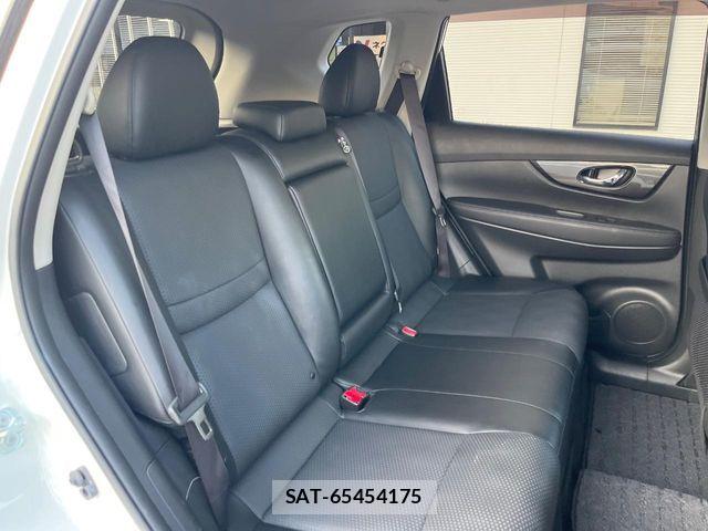 Nissan X-TRAIL HYBRID 2017-08 8355948-9