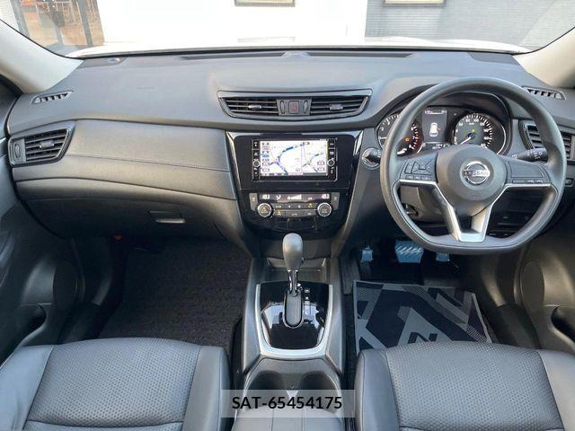 Nissan X-TRAIL HYBRID 2017-08 8355948-1