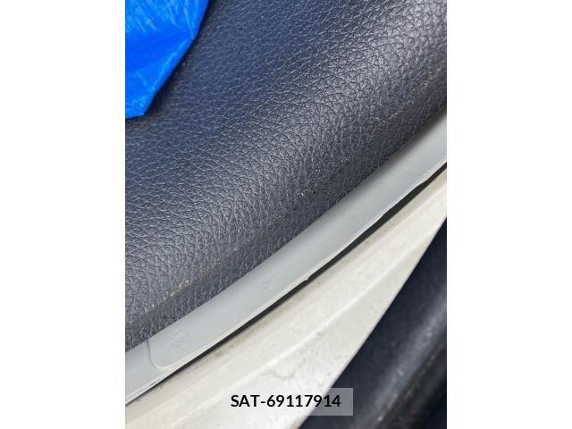 Nissan X-TRAIL HYBRID 2015-09 8416048-20