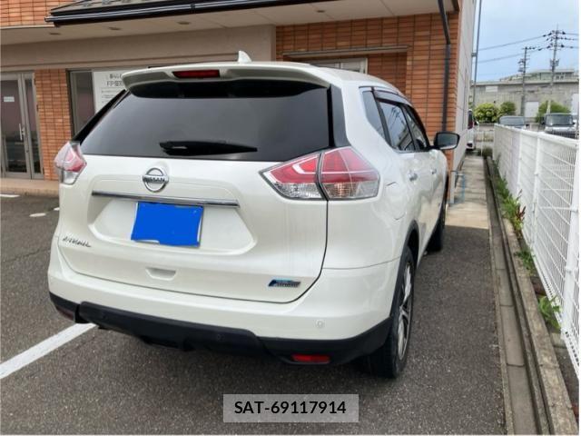 Nissan X-TRAIL HYBRID 2015-09 8416048-3