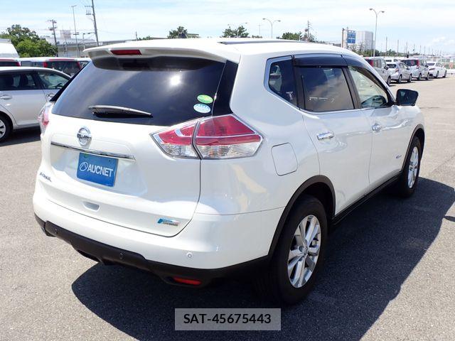 Nissan X-TRAIL HYBRID 2015-11 8564203-10