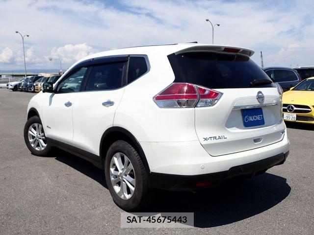 Nissan X-TRAIL HYBRID 2015-11 8564203-2