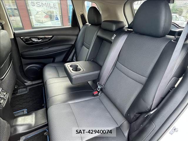Nissan X-TRAIL HYBRID 2018-04 8564205-13