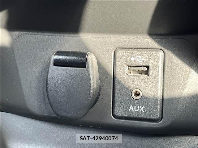 Nissan X-TRAIL HYBRID 2018-04 8564205-21