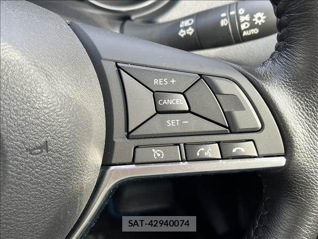 Nissan X-TRAIL HYBRID 2018-04 8564205-23
